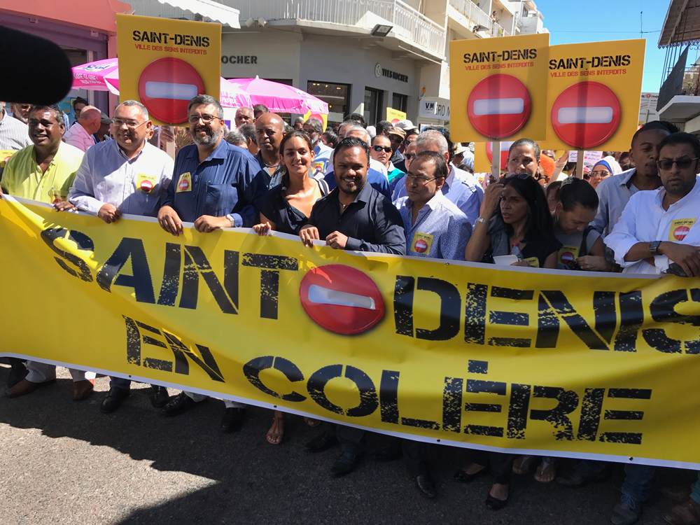Manifestation dans les rues de Saint-Denis © Mémento